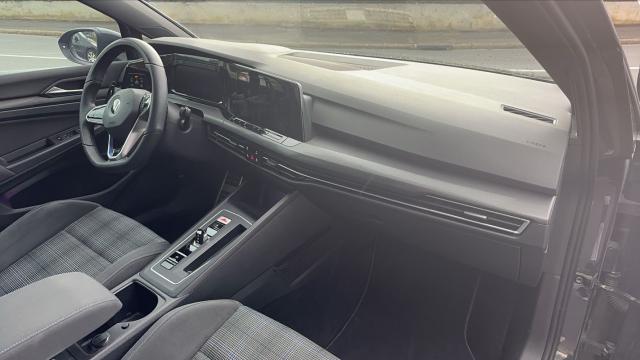 Volkswagen Golf image 8