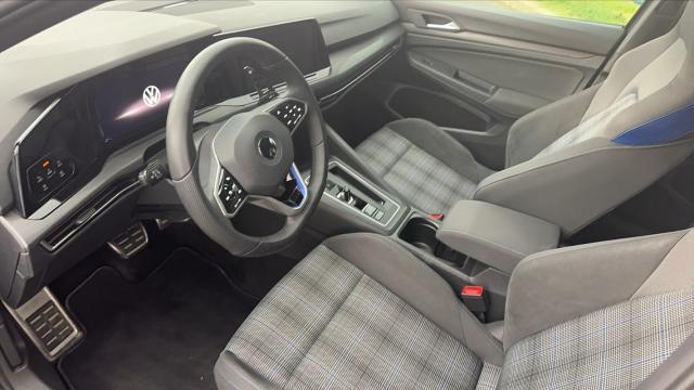 Volkswagen Golf image 2