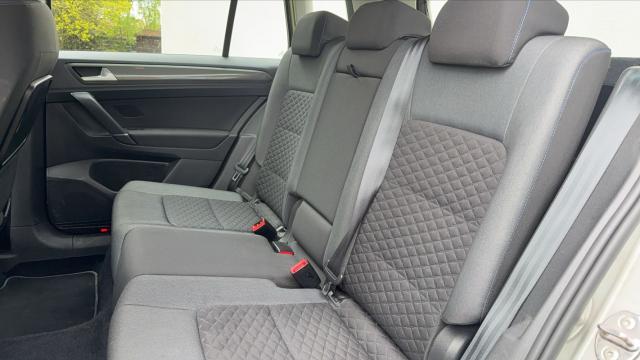 Volkswagen Golf Sportsvan image 2