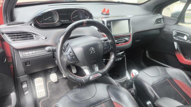 Peugeot 208 image 2