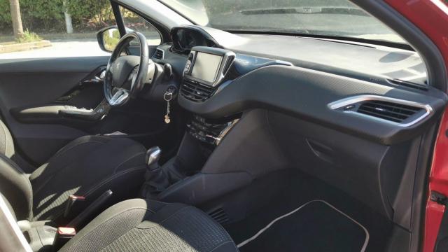 Peugeot 208 image 2