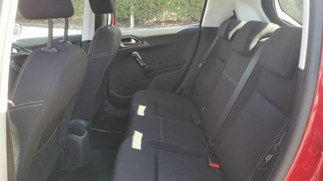 Peugeot 208 image 7