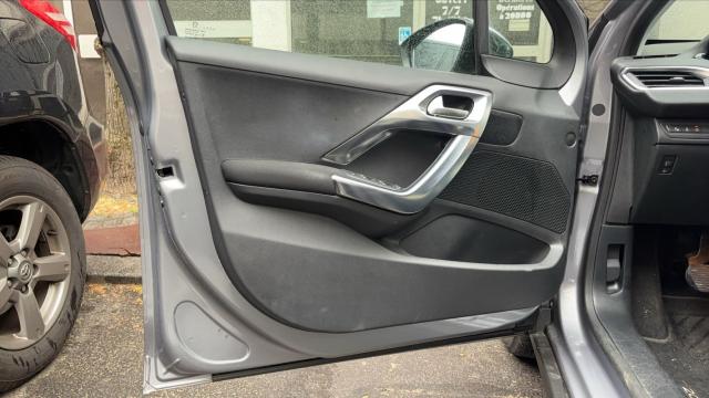 Peugeot 2008 image 6