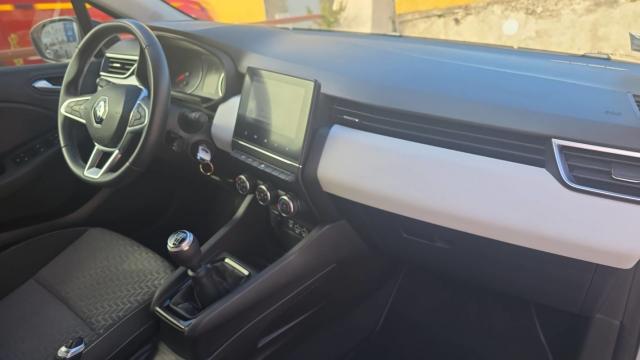 Renault Clio image 2