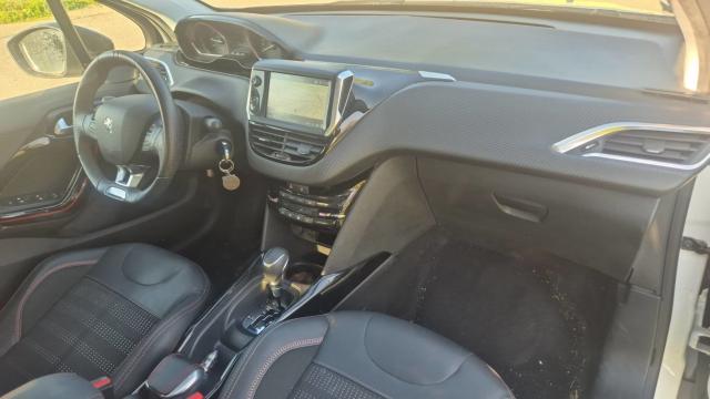 Peugeot 2008 image 2