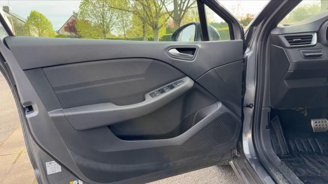 Renault Clio image 2