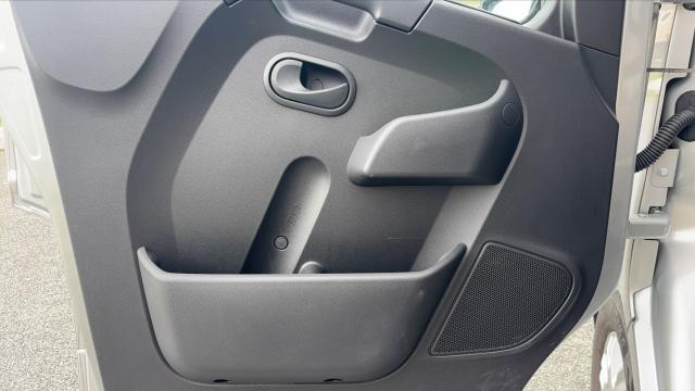 Renault Master image 9