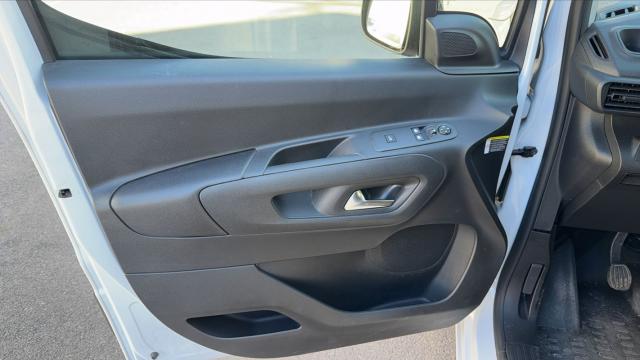 Peugeot Partner image 2
