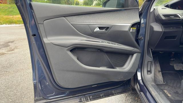 Peugeot 5008 image 9