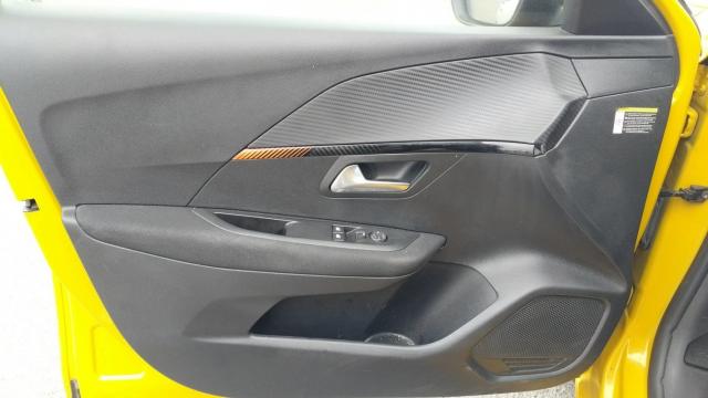 Peugeot E-208 image 2