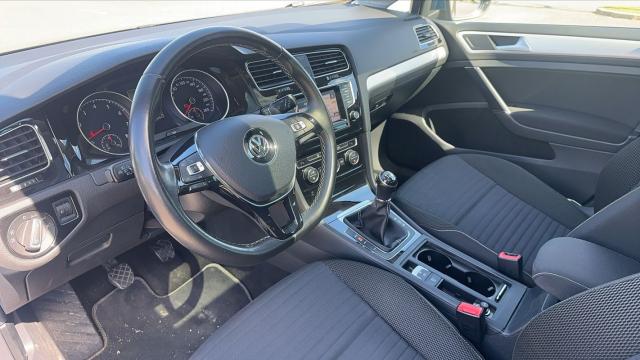 Volkswagen Golf image 8