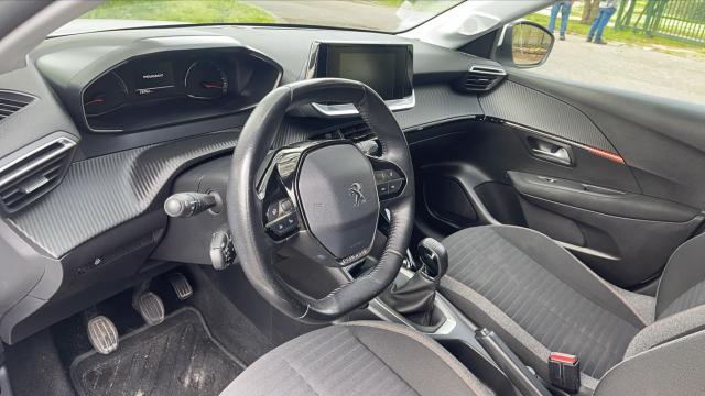 Peugeot 208 image 2