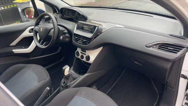 Peugeot 208 image 4