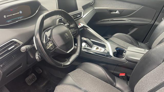 Peugeot 5008 image 2