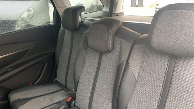 Peugeot 5008 image 7