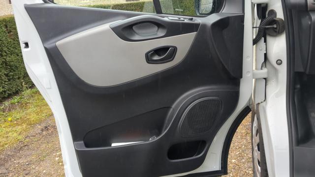 Renault Trafic image 1