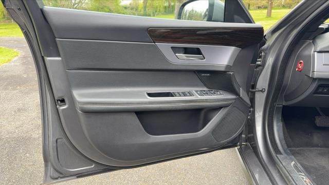 Jaguar Xf image 1