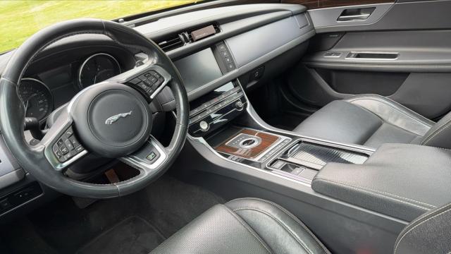 Jaguar Xf image 3