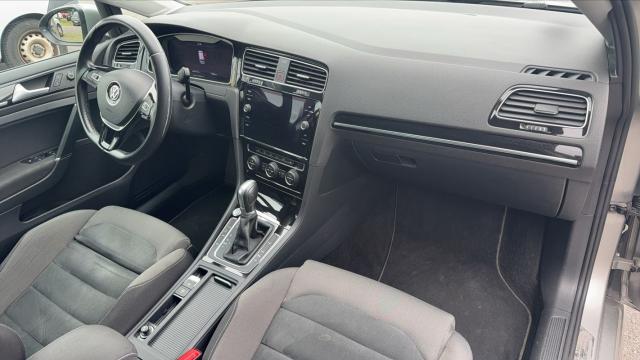 Volkswagen Golf image 8