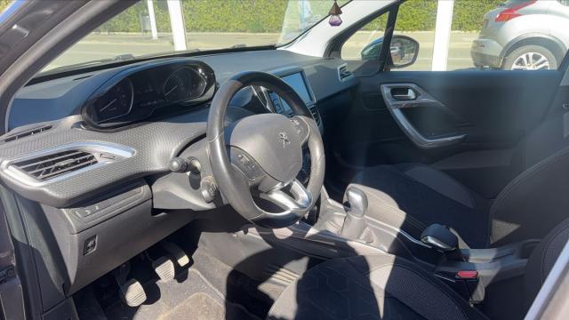 Peugeot 2008 image 3