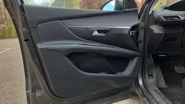 Peugeot 5008 image 8