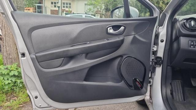 Renault Clio image 9