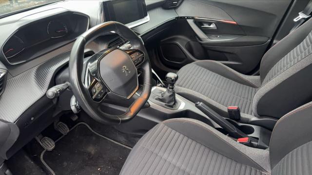 Peugeot 2008 image 1