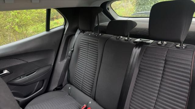 Peugeot 2008 image 8