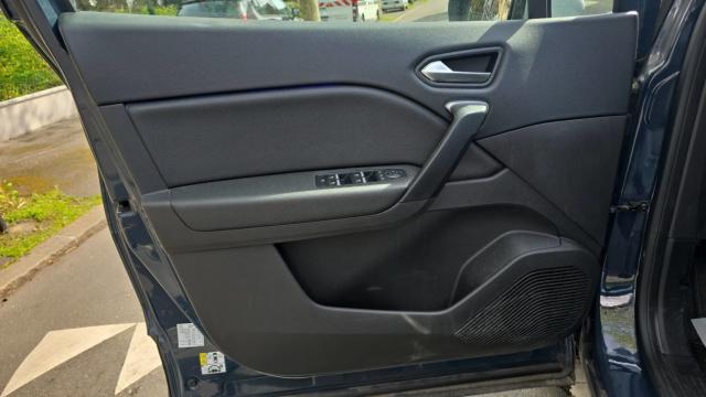 Renault Captur image 2