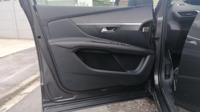 Peugeot 3008 image 3
