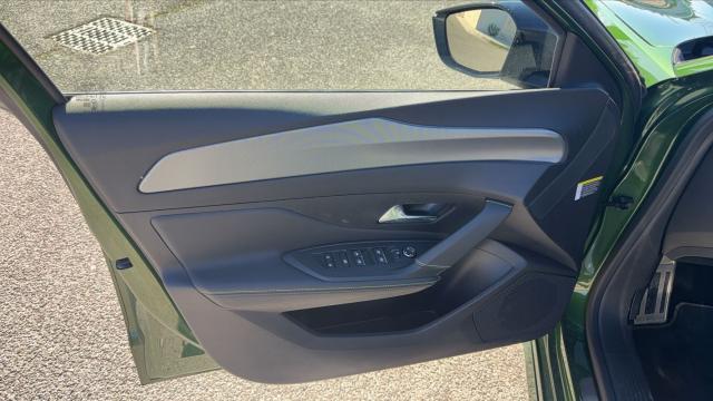 Peugeot 308 image 2