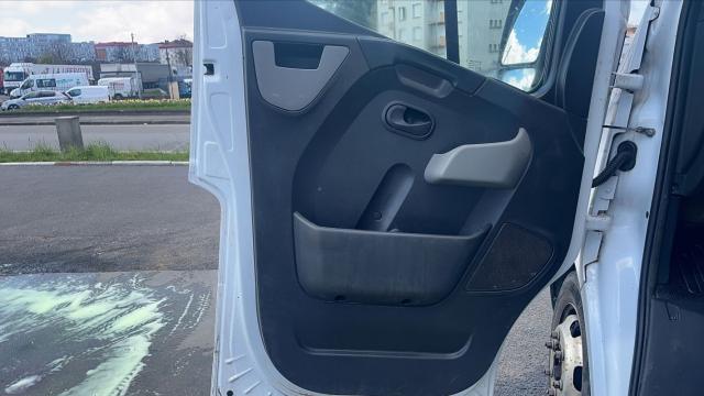 Renault Master image 8