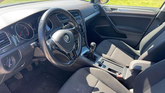 Volkswagen Golf image 9