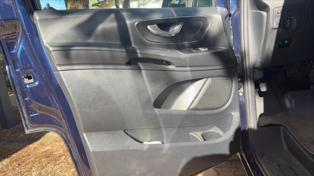 Mercedes Benz Vito image 9