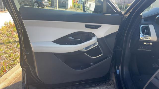 Jaguar E-Pace image 8