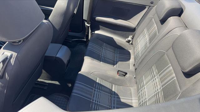 Volkswagen Golf image 6