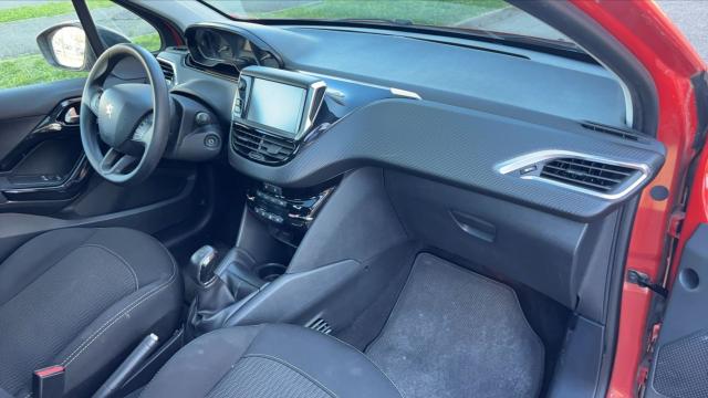 Peugeot 208 image 4