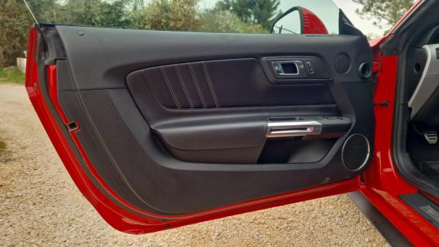 Ford Mustang image 6