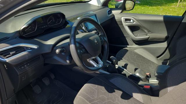 Peugeot 2008 image 9