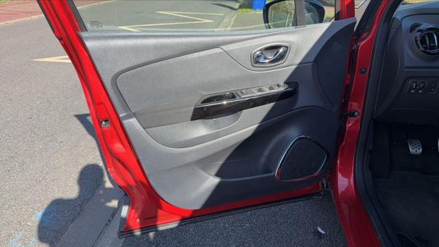 Renault Captur image 2