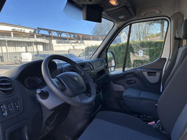 Renault Master image 9