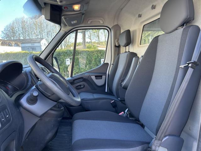 Renault Master image 2