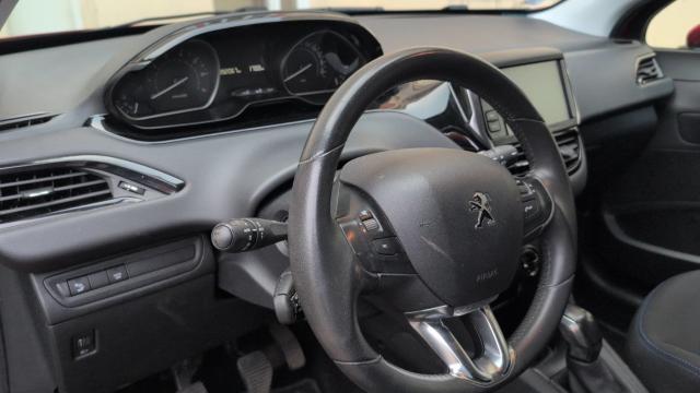 Peugeot 208 image 6
