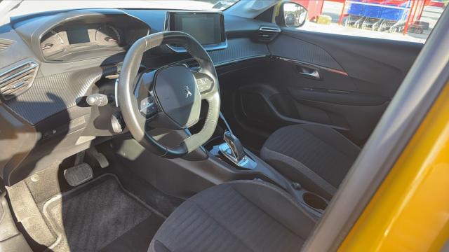 Peugeot 208 image 1