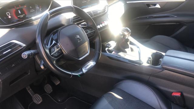 Peugeot 3008 image 2