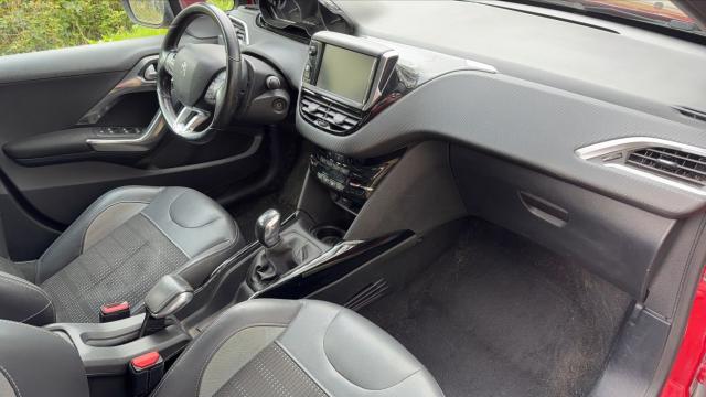 Peugeot 2008 image 8