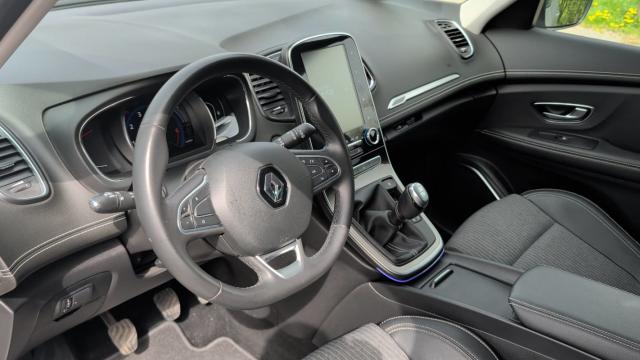 Renault Grand Scénic image 2