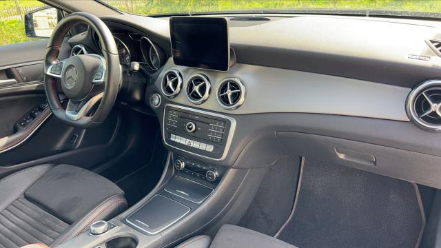 Mercedes Benz Gla image 9
