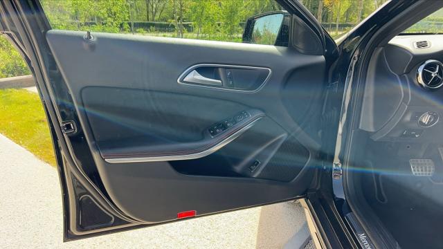 Mercedes Benz Gla image 3