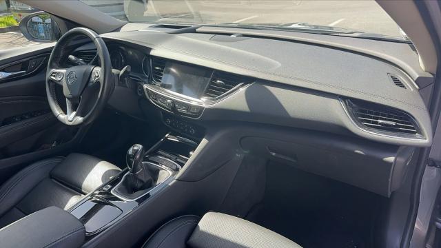 Opel Insignia image 1